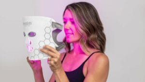 Read more about the article Red Light Therapy: It Might Work As Your Alternative Skincare