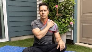 Read more about the article Red Light Therapy for Sports Recovery: Benefits, Comparison, and Tips