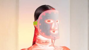 Is It Safe to Use My Phone Inside a Sauna? 2 A tester tries out an LED light therapy mask during our review process. Red light (around 630 nm) penetrates to boost collagen and reduce wrinkles, while other colors like blue aim to calm acne. All the masks we selected use safe, therapeutic light intensities to improve skin with consistent use.